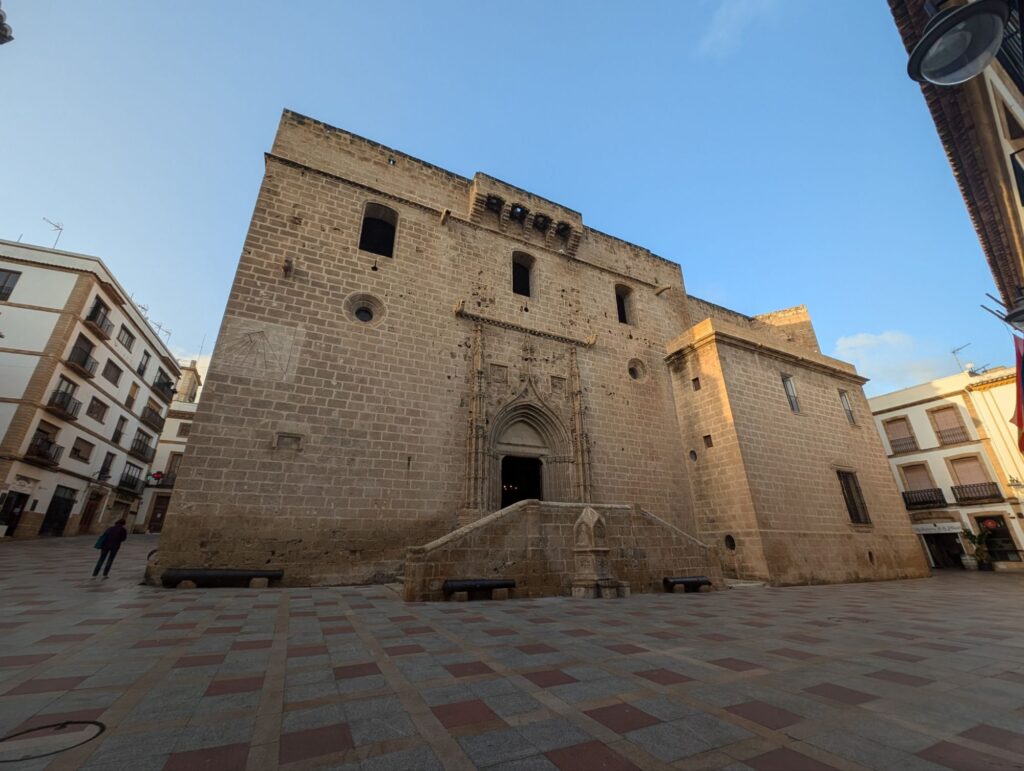 Standing proudly in the heart of the Old Town, the Church of San Bartolomé is impossible to miss. 