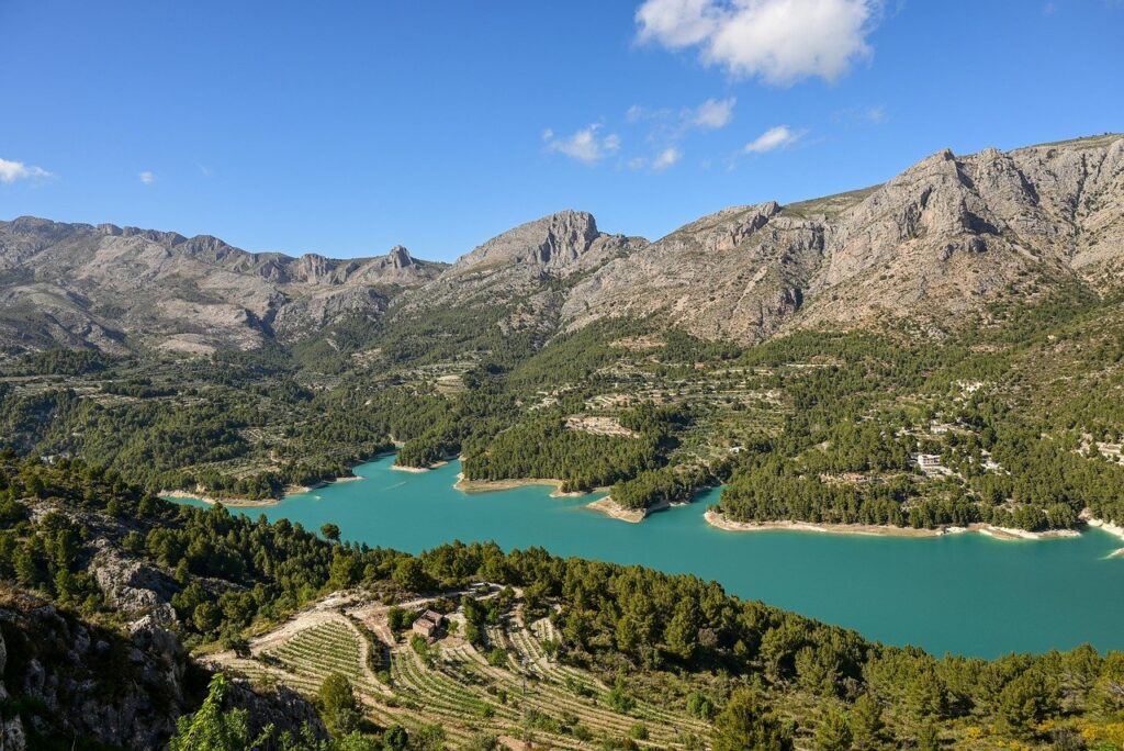 Guadalest's turquoise reservoir